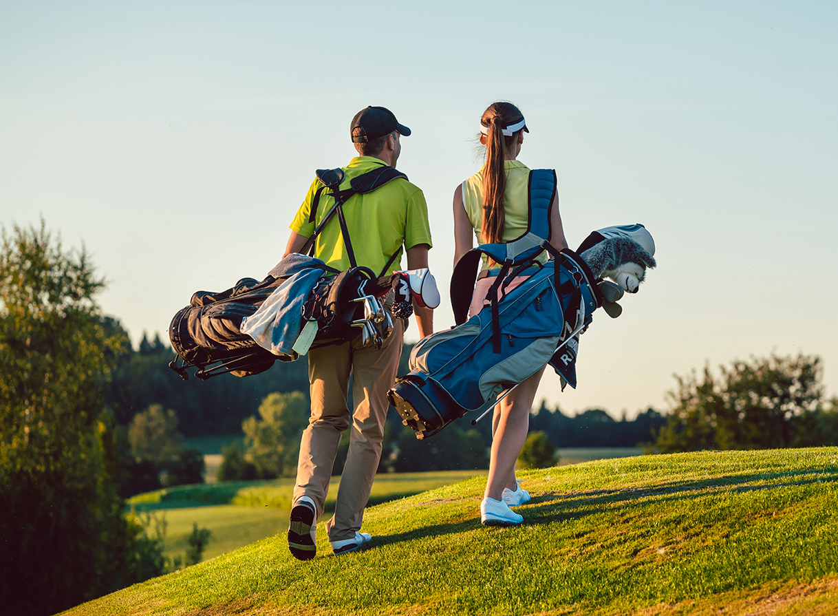golfing couple